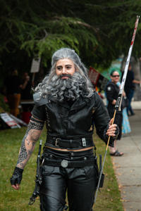 Warner Bros_-Our-Flag-Means-Strike-Blackbeard-cosplayer.jpg